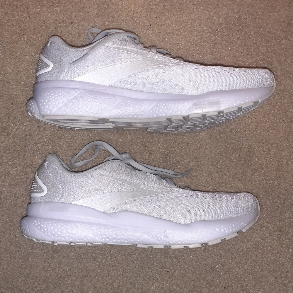 Ghost 16 Womens Shoes sz. 8